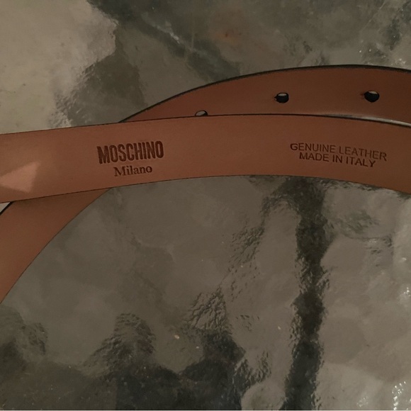 New with Tags Moschino Red Skinny Belt - Picture 2 of 6